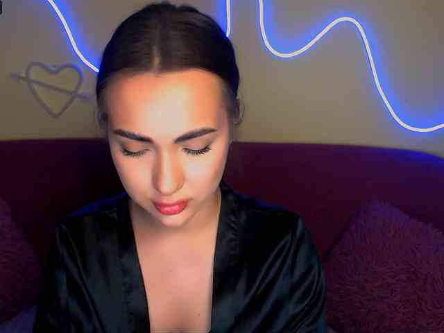 Miacutie77 Live Webcam on {site_name}