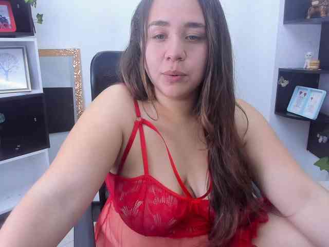 LucyOwen18 webcam