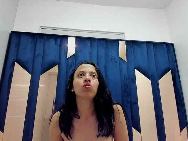 PerlaJhonsonRs webcam