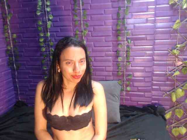 PerlaJhonsonRs webcam