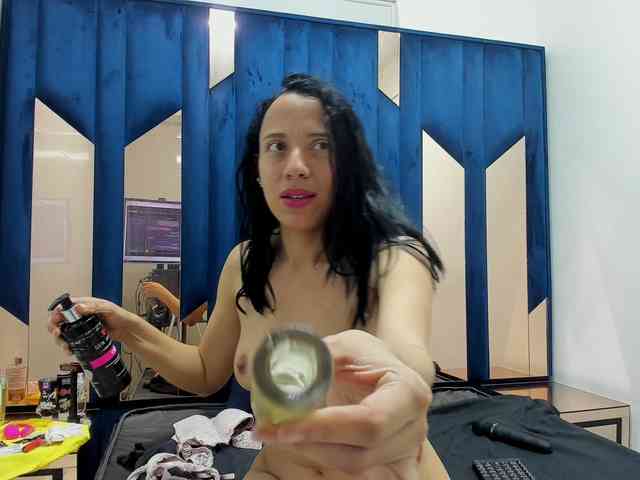 PerlaJhonsonRs webcam