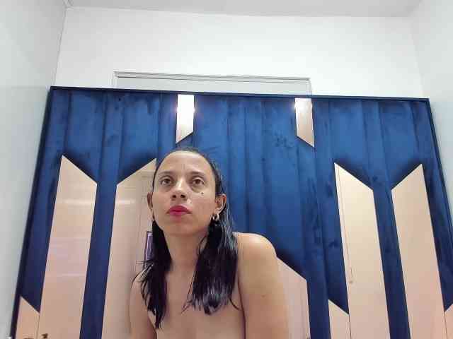 PerlaJhonsonRs webcam