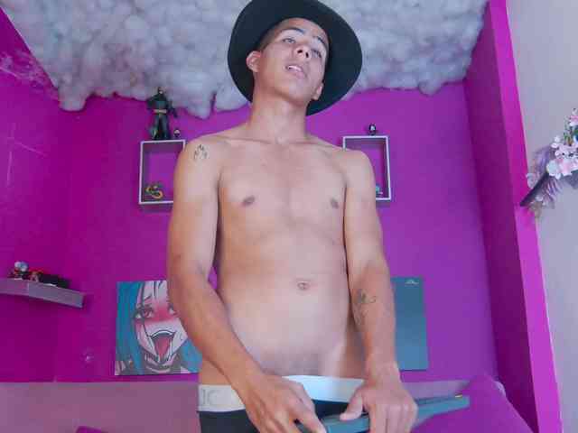 Noah-Greenhart Noah-Greenhart