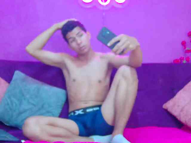 Noah-Greenhart Live Webcam on BongaCams