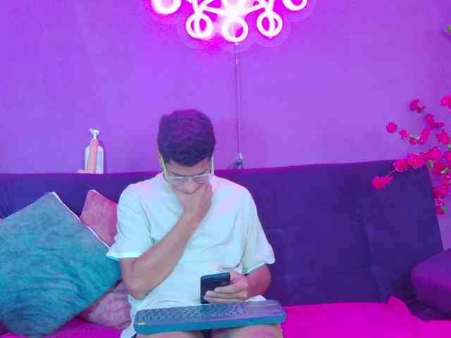 Noah-Greenhart Noah-Greenhart