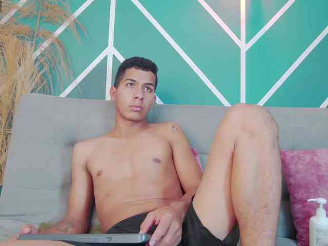 Noah-Greenhart Noah-Greenhart