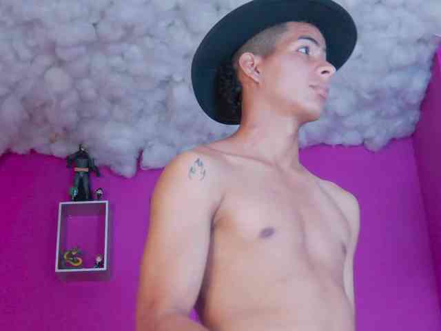 Noah-Greenhart Noah-Greenhart