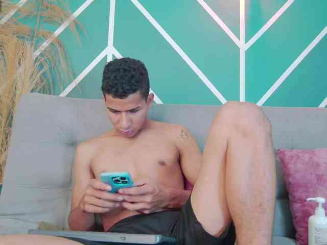 Noah-Greenhart Noah-Greenhart