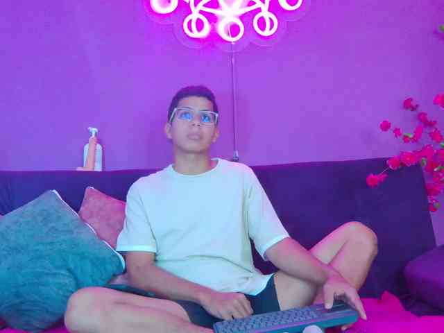 Noah-Greenhart Noah-Greenhart