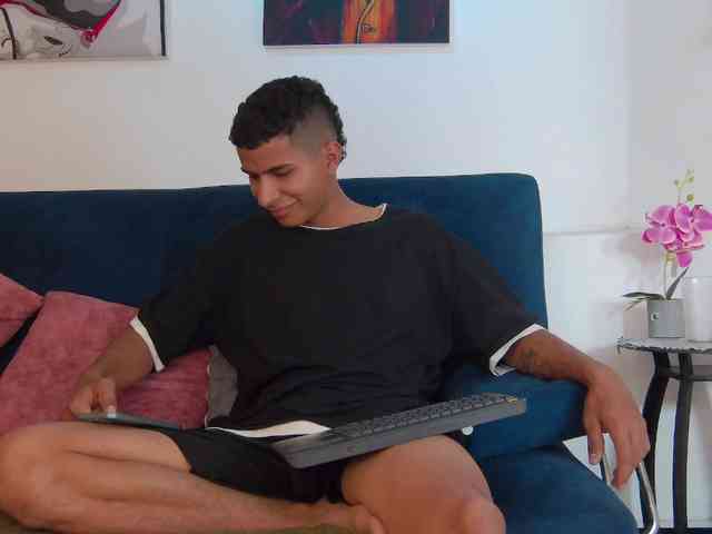 Noah-Greenhart Noah-Greenhart