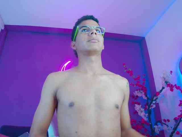 Noah-Greenhart Noah-Greenhart