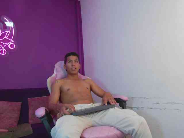 Noah-Greenhart Noah-Greenhart