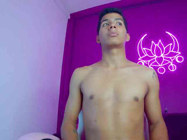 Noah-Greenhart Live Webcam on BongaCams