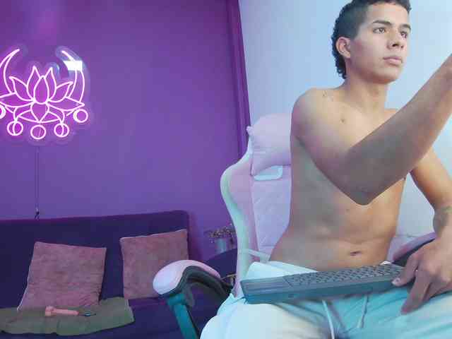 Noah-Greenhart Noah-Greenhart