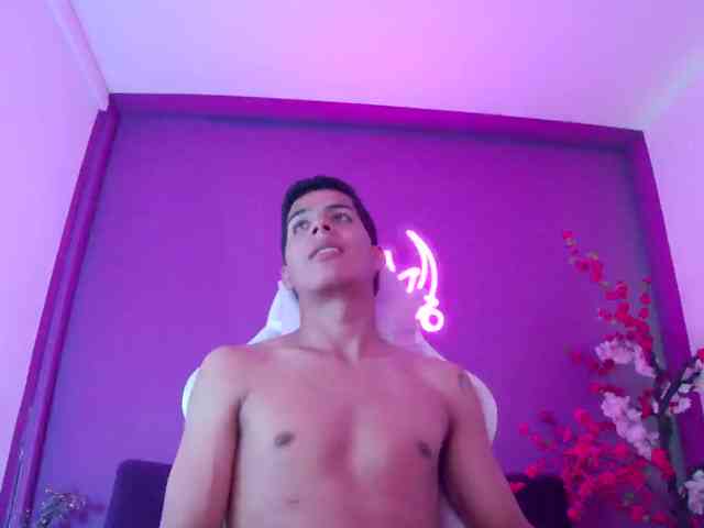 Noah-Greenhart Live Webcam on BongaCams