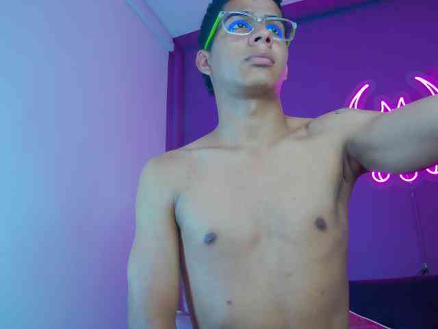 Noah-Greenhart Noah-Greenhart