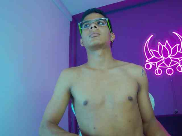 Noah-Greenhart Noah-Greenhart