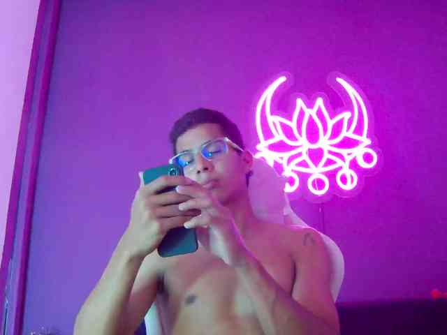 Noah-Greenhart Noah-Greenhart