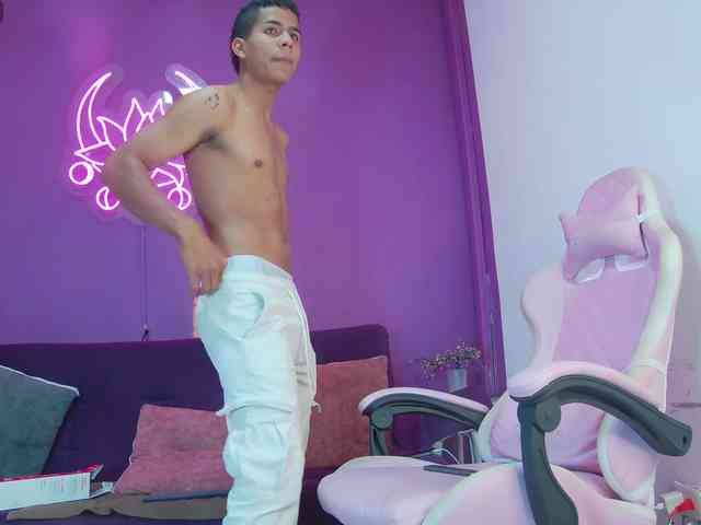 Noah-Greenhart Noah-Greenhart