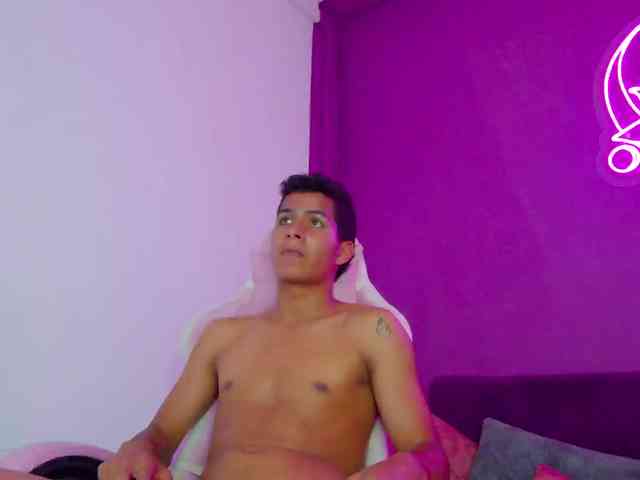 Noah-Greenhart Live Webcam on BongaCams