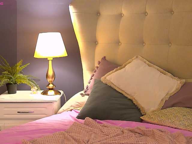 SeniGrandee's BongaCams show and profile