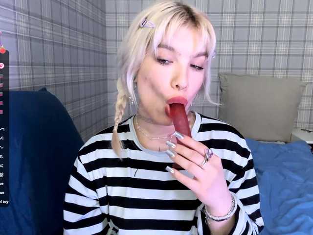 MickiRechel's BongaCams show and profile