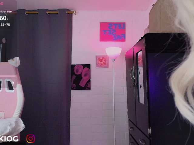 TOOKIOG's BongaCams show and profile