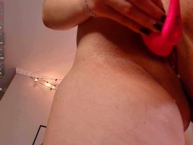 mila-strawberry's BongaCams show and profile