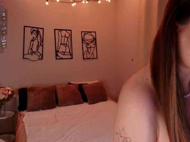 mila-strawberry webcam