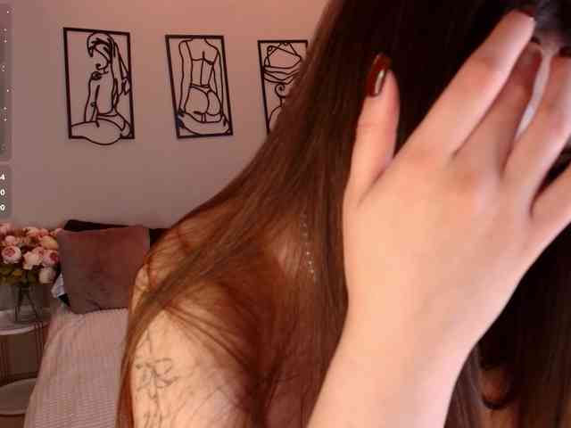 mila-strawberry webcam