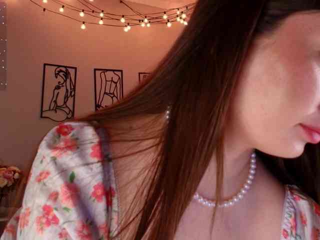 mila-strawberry webcam