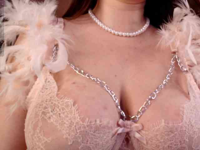 mila-strawberry webcam