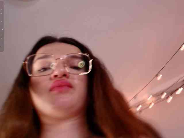 mila-strawberry webcam