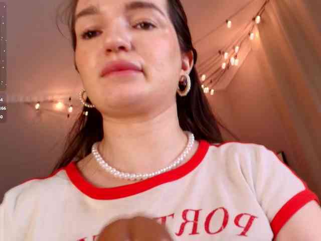 mila-strawberry webcam