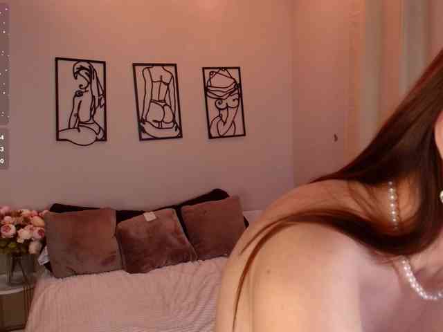 mila-strawberry webcam