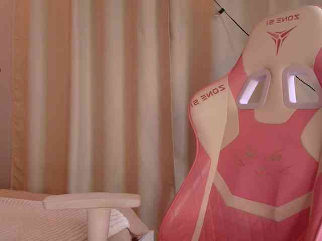 mila-strawberry webcam