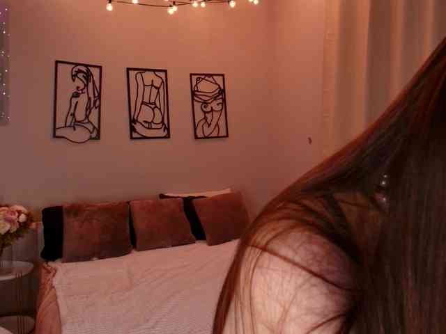 mila-strawberry webcam