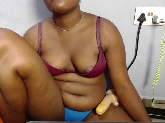 Dirtydesire webcam bongacams model stream image