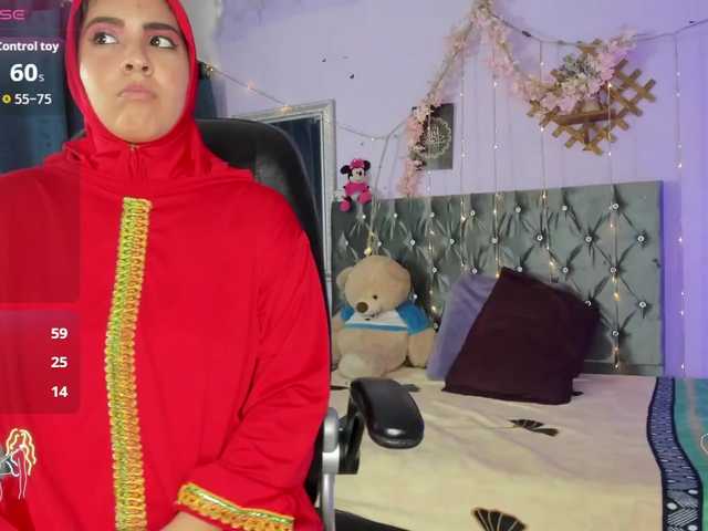 DaliaSaadi Live Cam and Statistics on UnifiedCams