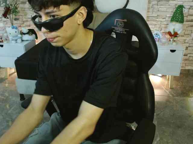 kaelwolf-tay kaelwolf-tay