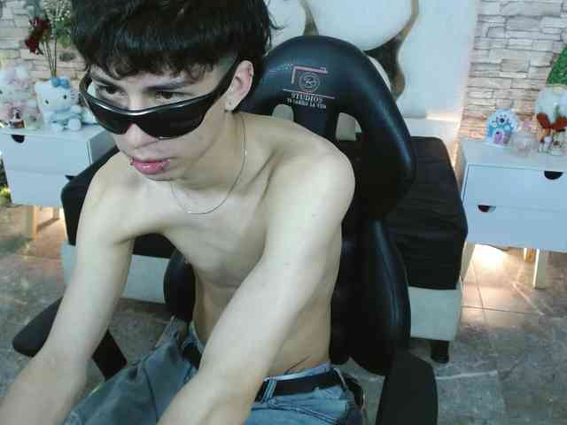 kaelwolf-tay kaelwolf-tay