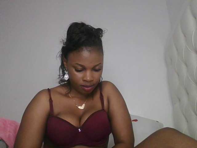 happyqueen002 webcam