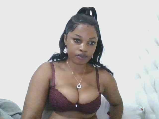 happyqueen002 webcam