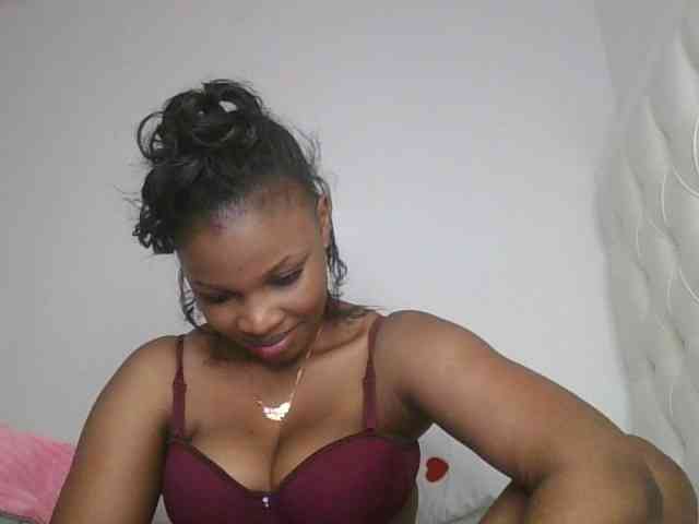 happyqueen002 webcam