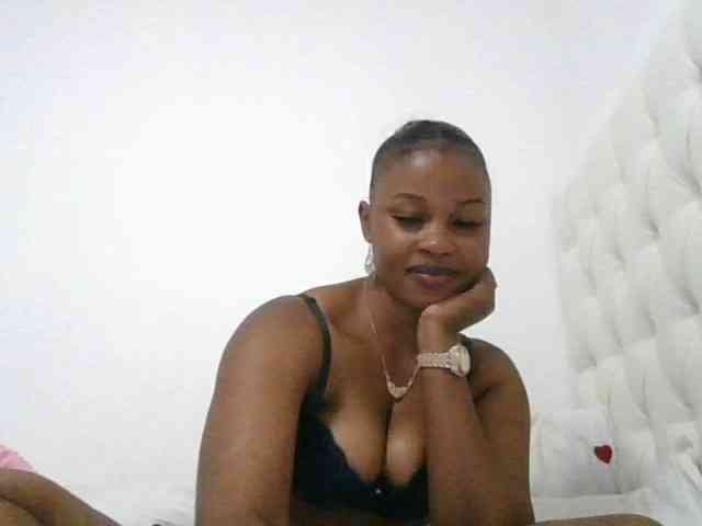 happyqueen002 webcam