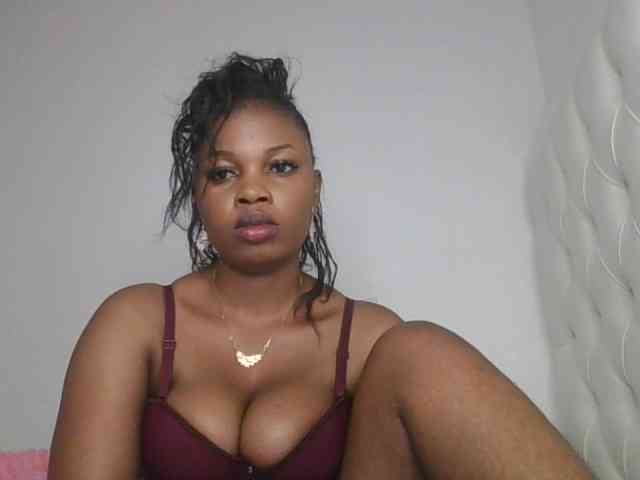 happyqueen002 webcam