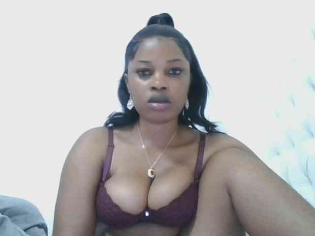 happyqueen002 webcam