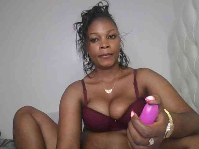 happyqueen002 webcam