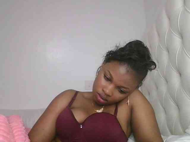 happyqueen002 webcam