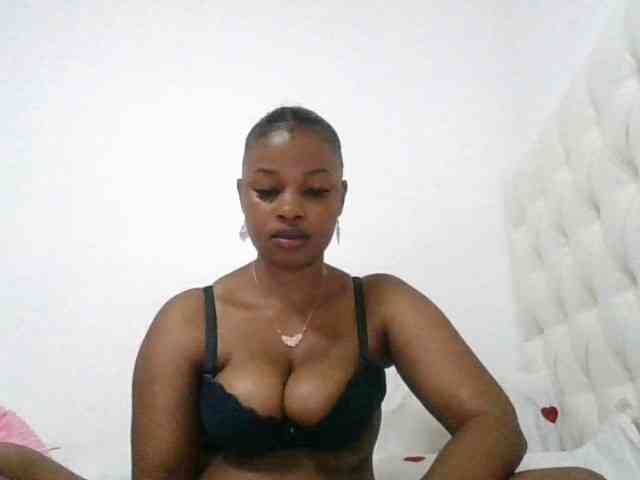 happyqueen002 webcam